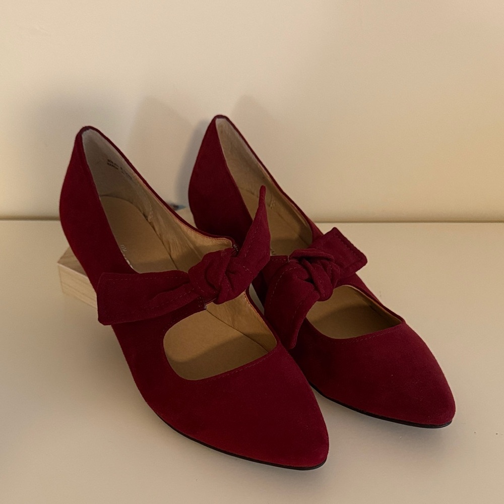 CL by Laundry Burgundy Flats with Bow
